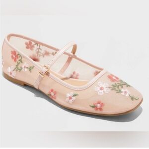 Wild Fable Blush Hue Dress Shoes
Floral Design .